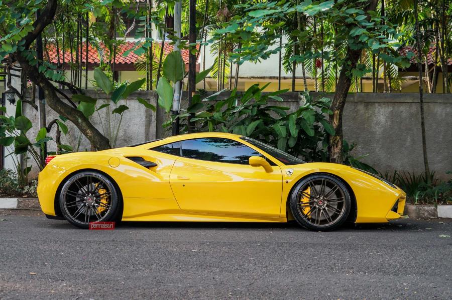  Ferrari 488 GTB on Vossen Wheels (VPS-307) 2017 года  (фото 7 из 17)
